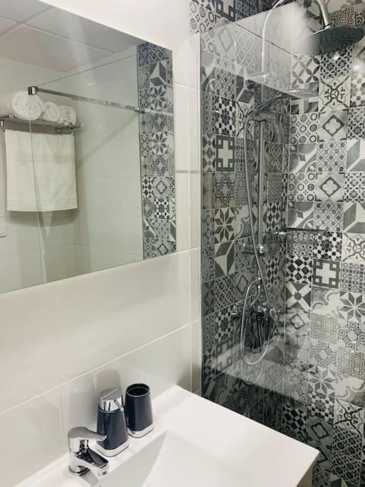 Alterhome Luminoso Estudio Con Piscina Y Maravillosas Vistas Torremolinos Buitenkant foto
