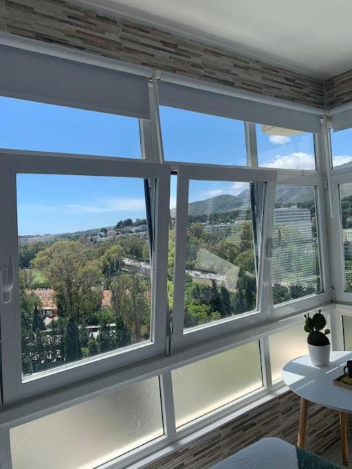 Alterhome Luminoso Estudio Con Piscina Y Maravillosas Vistas Torremolinos Buitenkant foto