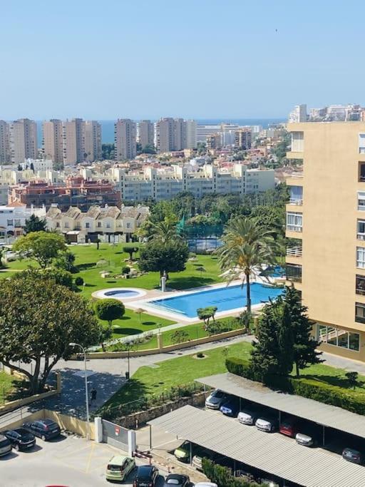 Alterhome Luminoso Estudio Con Piscina Y Maravillosas Vistas Torremolinos Buitenkant foto